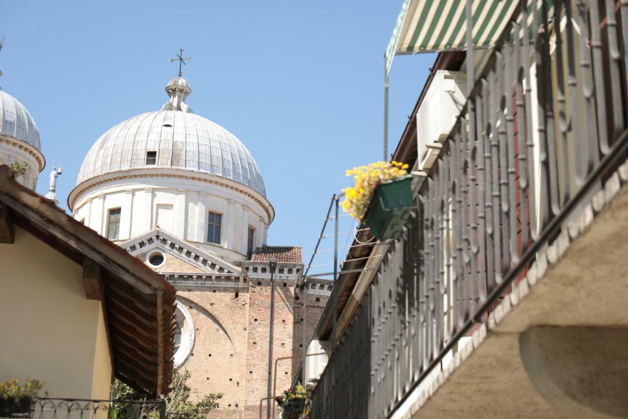 Om Plus Santa Giustina Pádua Exterior foto